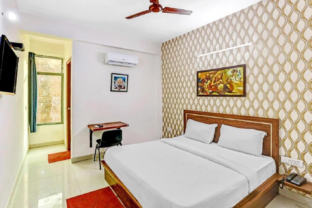 Hotel Noida Continental 외부 사진