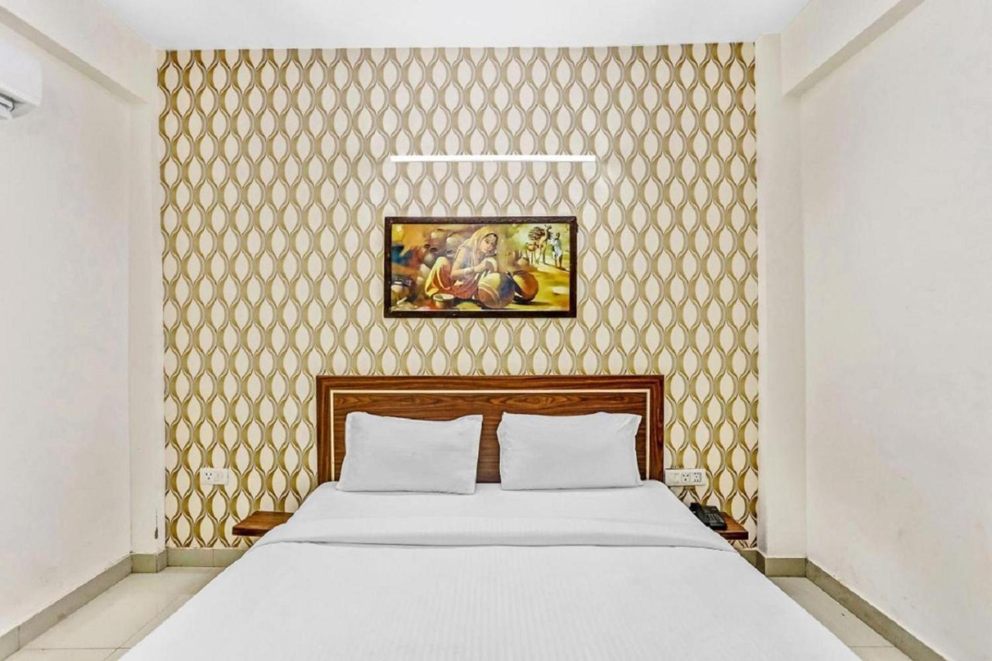 Hotel Noida Continental 외부 사진