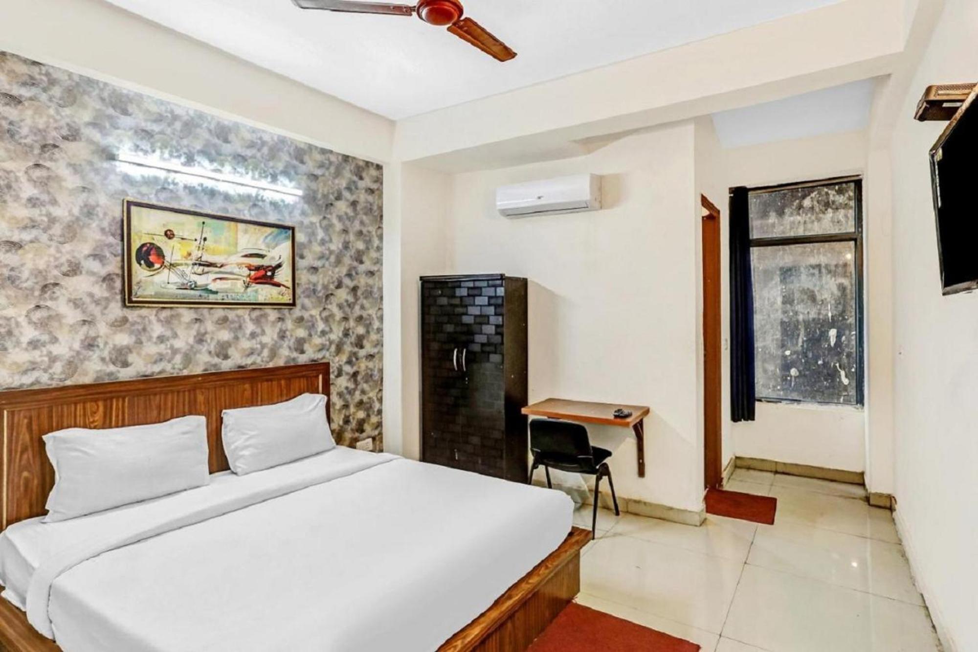 Hotel Noida Continental 외부 사진