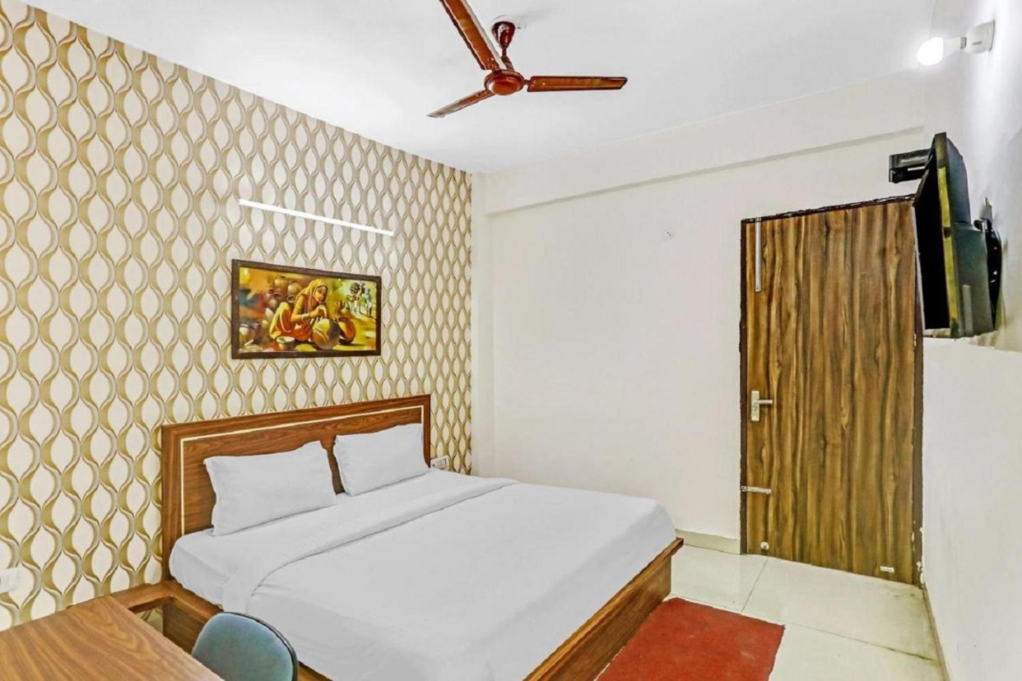 Hotel Noida Continental 외부 사진